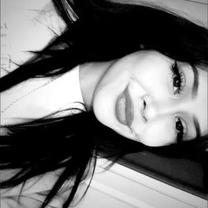 Meet your Posher, Estrella